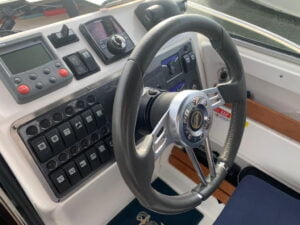 Forbina 850F equipped with Zipwake Dynamic Trim Control System